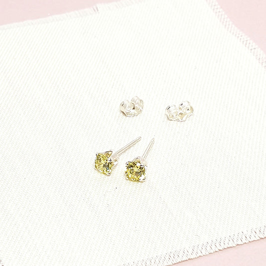 Guide to birthstone colours and their meanings for each month